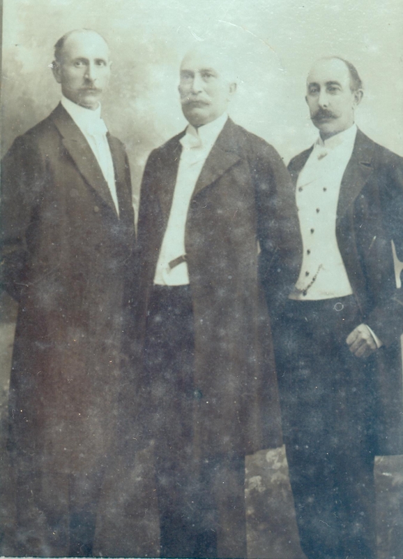 tl_files/inhalte/allgemein/galerien/chronik/1883 - VereinsgruenderPetrySchlepuetzOstlaender.JPG